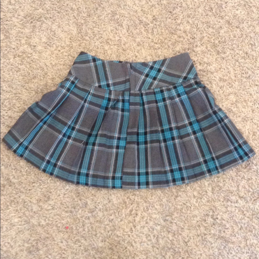 🔵 Blue and Black Plaid Skirt - Picture 2 of 5